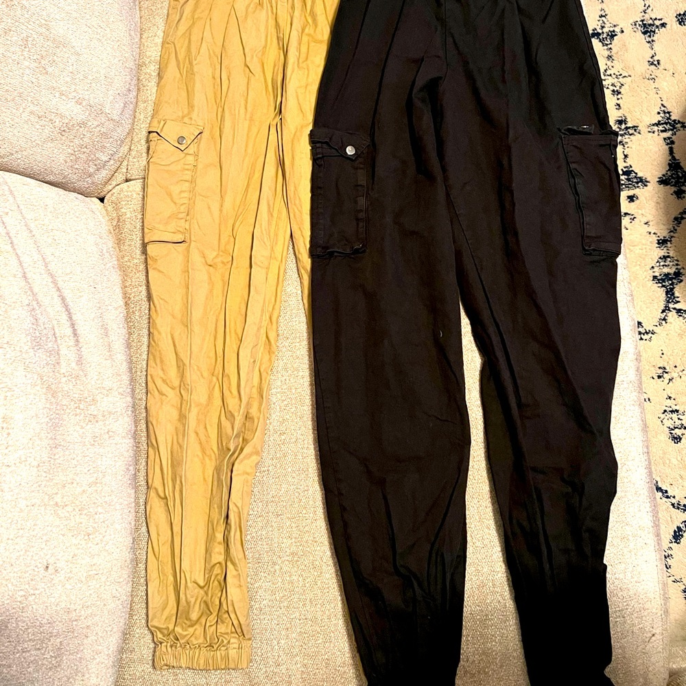 Canvas cotton joggers in Black and Tan.